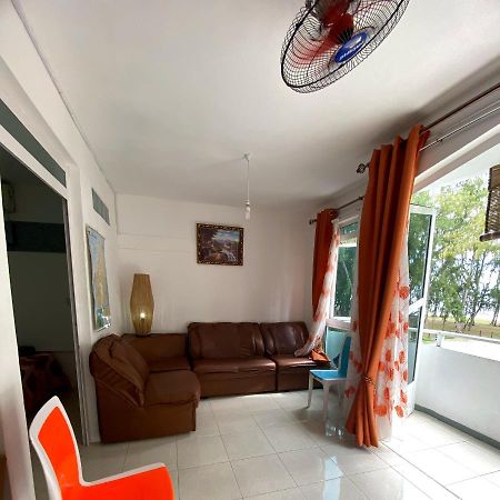 Sea Front 2 Bedrooms Apartment Flic en Flac Экстерьер фото